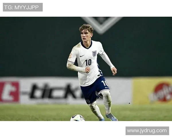 兰德领衔曼城锋线崛起 足球新星的崭露头角与未来潜力分析