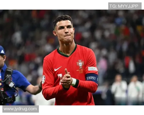 历史上世界杯足球最强球星是谁的争议与评选标准解析